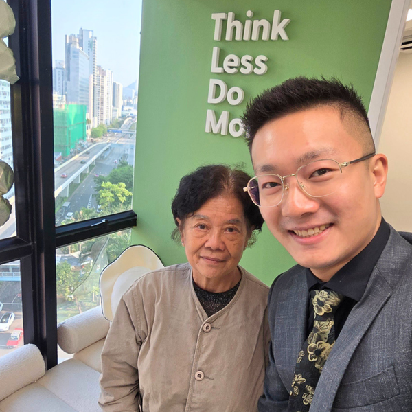 Mrs. Yu 余婆婆 (70+)